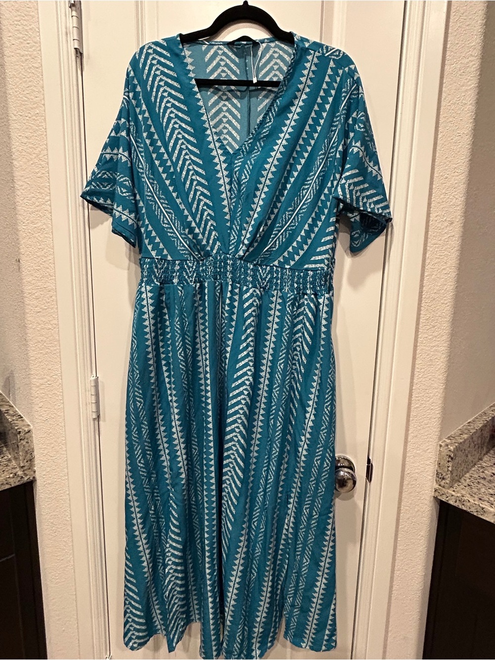 BloomChic Teal & White Printed V-Neck Midi Dress